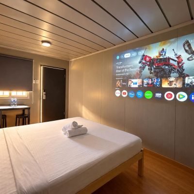 deluxe room interior